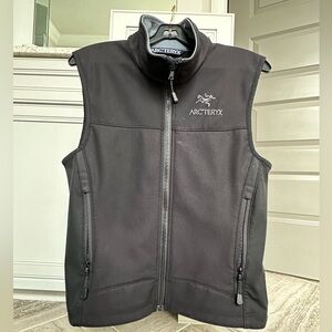 Arc’teryx Women’s Black Windstopper Vest